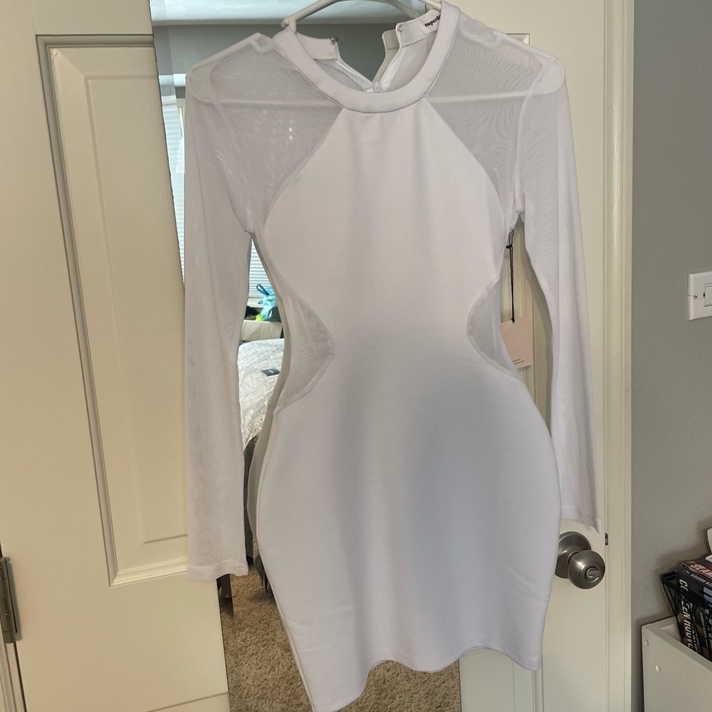 Superdown Chic White Long Sleeve Dress